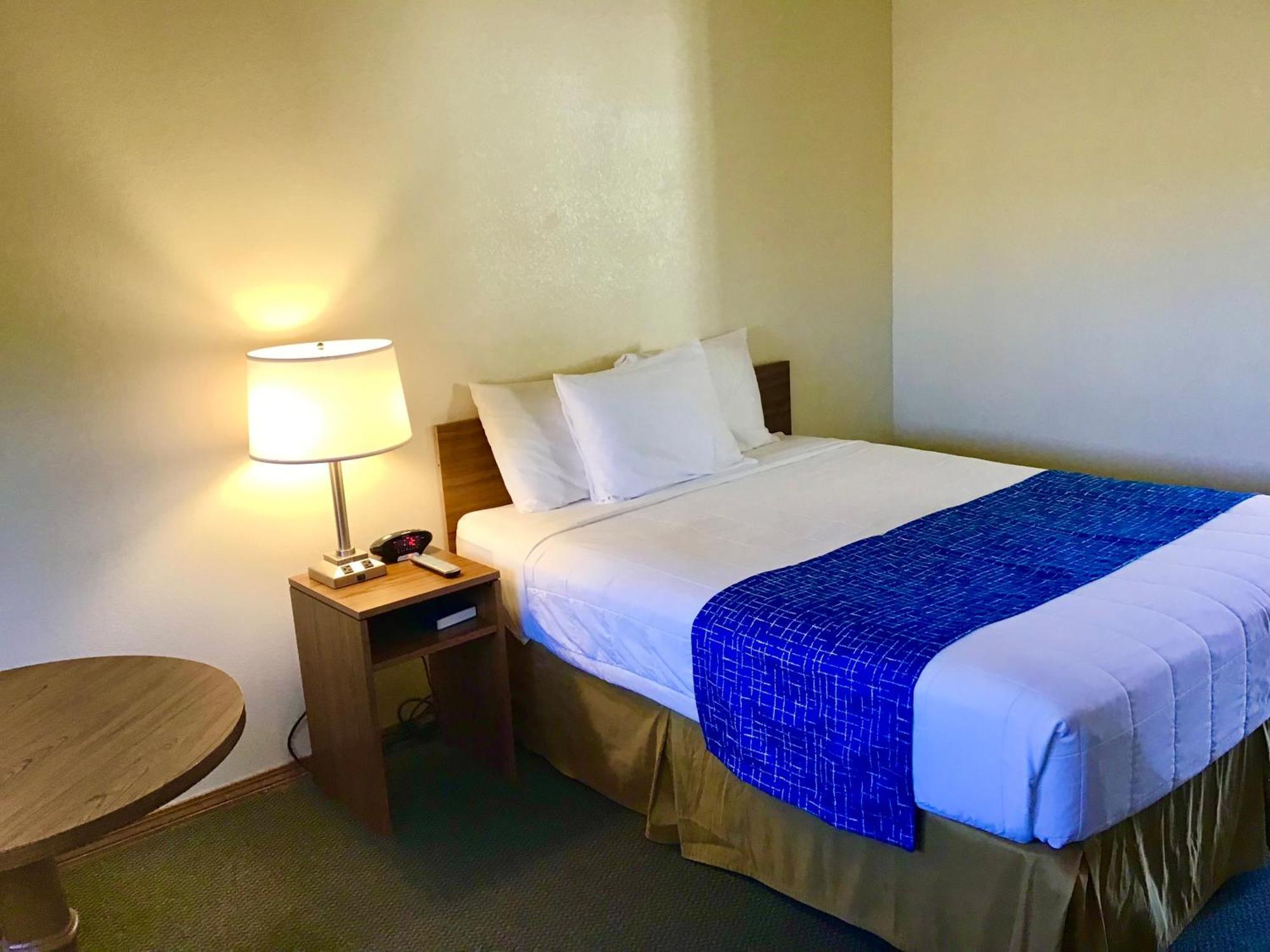 Travelodge By Wyndham Three Forks Exteriér fotografie