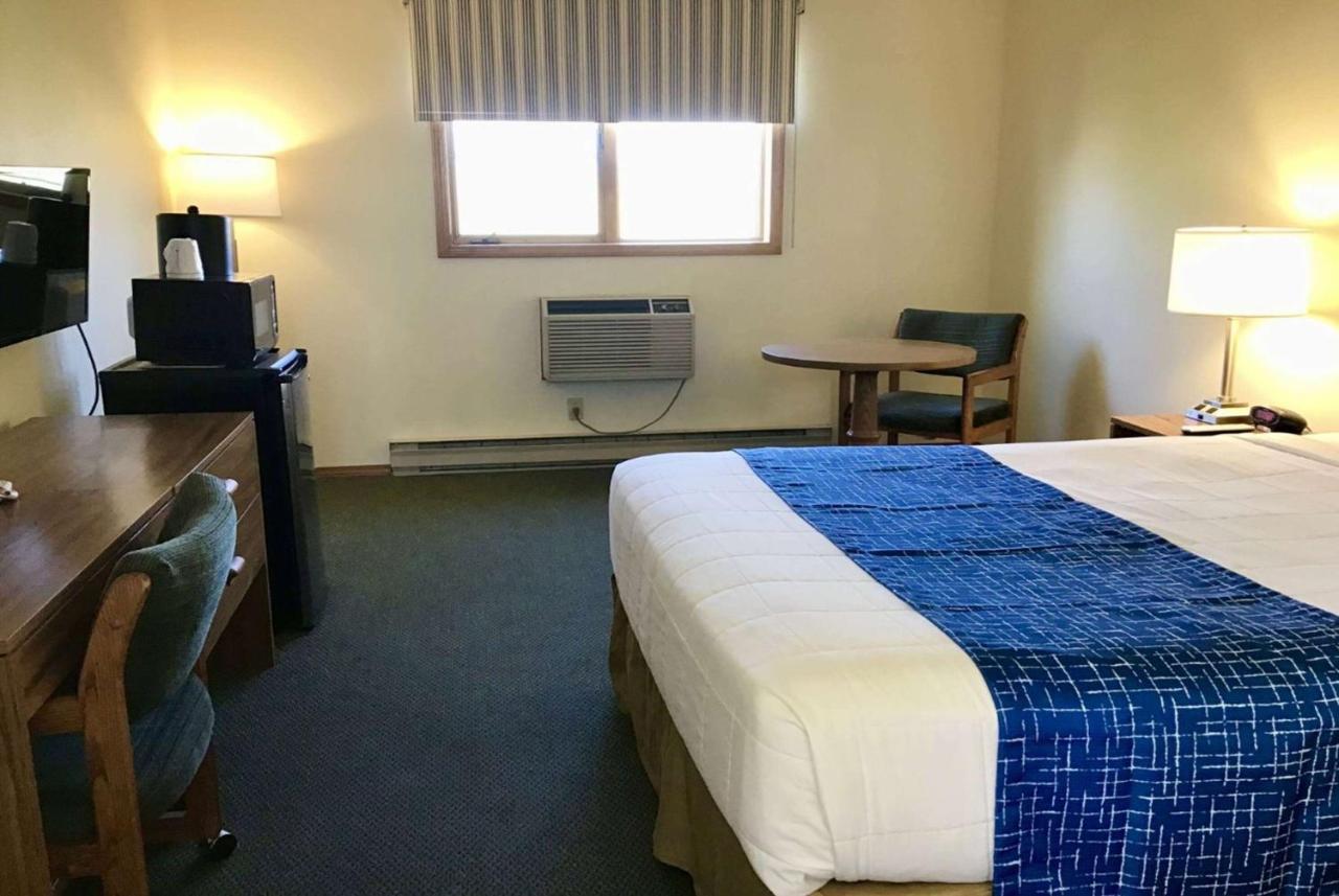 Travelodge By Wyndham Three Forks Exteriér fotografie